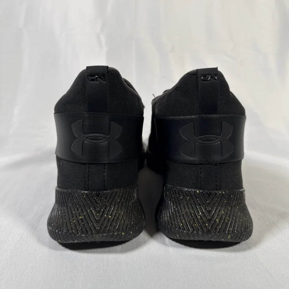 Under Armour UA C1N TR Mens 10.5 Black Gold Athletic Sneakers 3000233-001